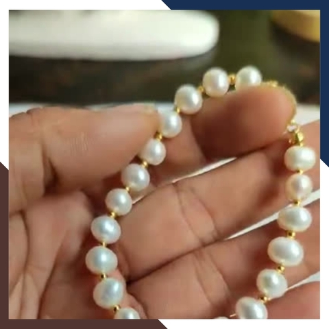 Vòng tay ngọc trai thật , lắc tay ngọc trai tự nhiên phối bi và charm búp sen bạc mạ vàng mã 78AC195