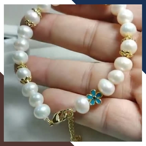Vòng tay ngọc trai thật mặt charm hoa mạ vàng, lắc tay ngọc trai đẹp cho nữ mã 78AC120