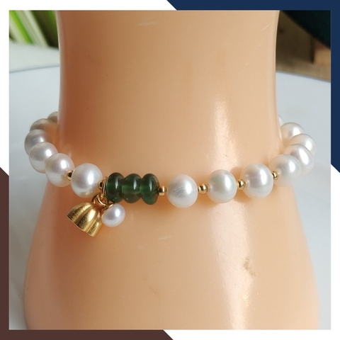Vòng tay ngọc trai thật phối đồng điếu ngọc bích và charm đài sen bạc mạ vàng mã 78AC220