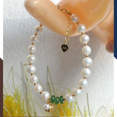 Vòng tay ngọc trai thật phối đồng điếu ngọc bích và charm đài sen bạc mạ vàng mã 78AC220
