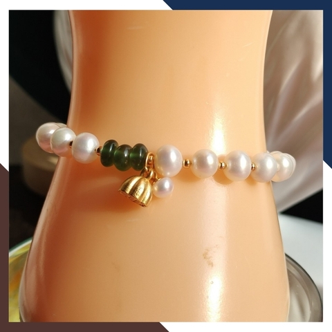 Vòng tay ngọc trai thật phối đồng điếu ngọc bích và charm đài sen bạc mạ vàng mã 78AC220