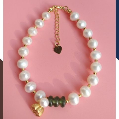 Vòng tay ngọc trai thật phối đồng điếu ngọc bích và charm đài sen bạc mạ vàng mã 78AC220