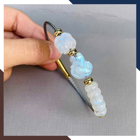 Vòng Tay Phúc Lộc Tình Duyên Đá Mặt Trăng Moonstone VTDPT48 – Gồm Hồ Ly, Cỏ 4 Lá, Ngũ Điếu, Lu Thống