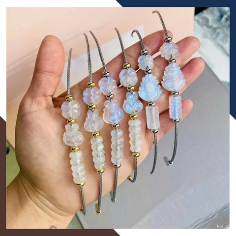 Vòng Tay Phúc Lộc Tình Duyên Đá Mặt Trăng Moonstone VTDPT48 – Gồm Hồ Ly, Cỏ 4 Lá, Ngũ Điếu, Lu Thống