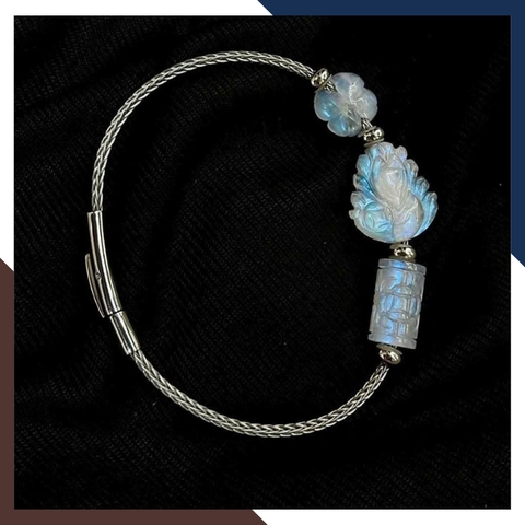 Vòng Tay Phúc Lộc Tình Duyên Đá Mặt Trăng Moonstone VTDPT48 – Gồm Hồ Ly, Cỏ 4 Lá, Ngũ Điếu, Lu Thống