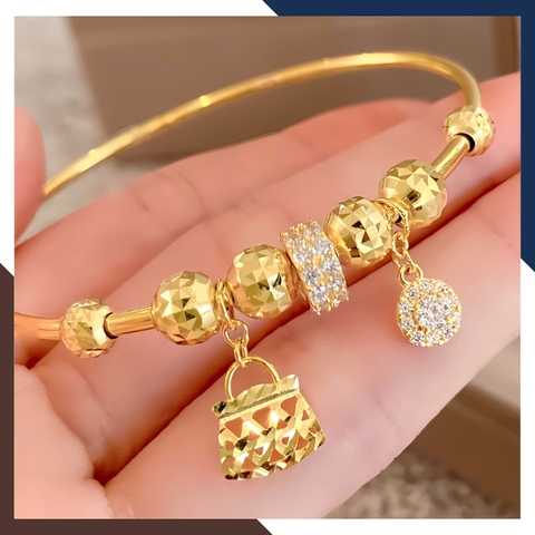 Vòng tay vàng nữ 10k phối charm LTVN207 – Sang trọng, tinh tế, dễ phối đồ