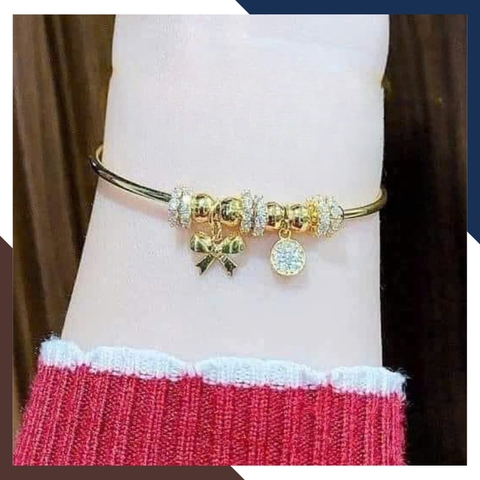 Vòng tay vàng nữ 10k phối charm LTVN207 – Sang trọng, tinh tế, dễ phối đồ