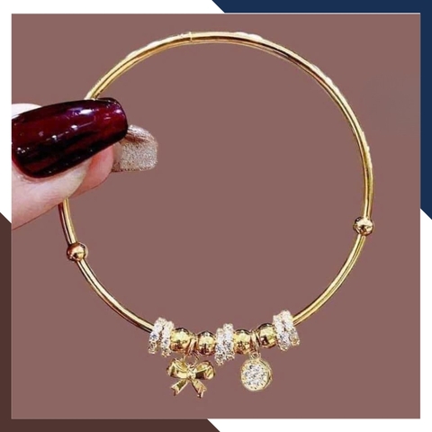 Vòng tay vàng nữ 10k phối charm LTVN207 – Sang trọng, tinh tế, dễ phối đồ