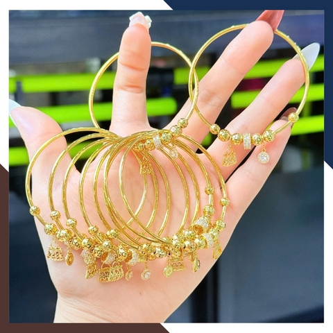 Vòng tay vàng nữ 10k phối charm LTVN207 – Sang trọng, tinh tế, dễ phối đồ