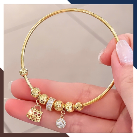 Vòng tay vàng nữ 10k phối charm LTVN207 – Sang trọng, tinh tế, dễ phối đồ
