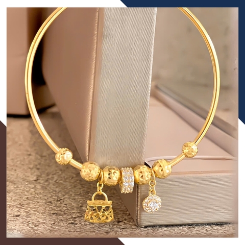 Vòng tay vàng nữ 10k phối charm LTVN207 – Sang trọng, tinh tế, dễ phối đồ