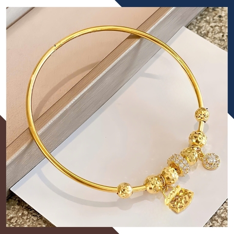 Vòng tay vàng nữ 10k phối charm LTVN207 – Sang trọng, tinh tế, dễ phối đồ