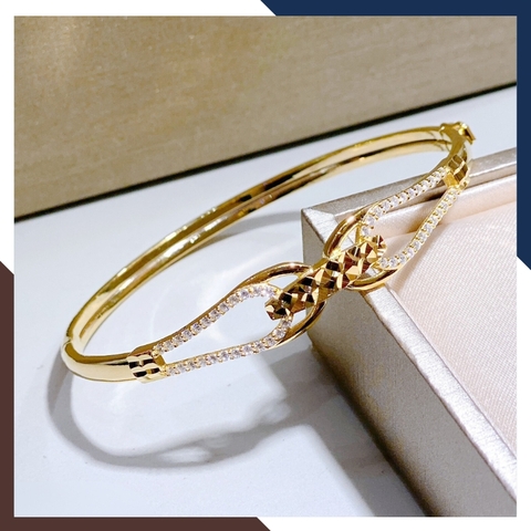 Vòng tay vàng nữ trơn bản vuông đính đá đẹp, lắc tay kiềng cứng 1.6 chỉ vàng tây 10k cho nữ mã TL161