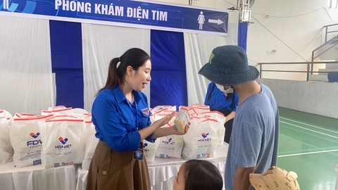 FDV VIỆT NAM (Dược Hoa Việt) tặng 700 suất quà cho công nhân & gia đình Đông Anh Hà Nội Ngày 27/5/2023