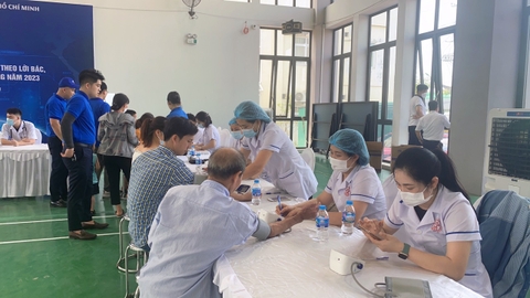 FDV VIỆT NAM (Dược Hoa Việt) tặng 700 suất quà cho công nhân & gia đình Đông Anh Hà Nội Ngày 27/5/2023