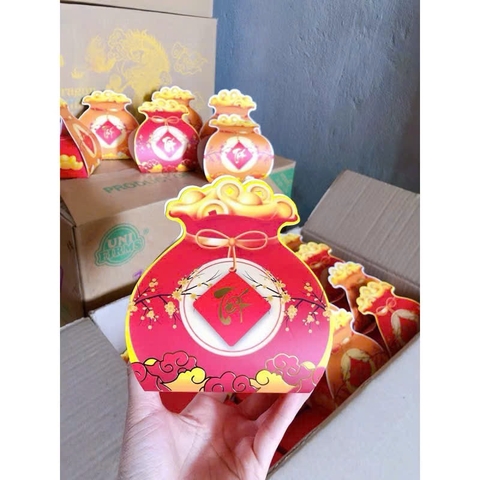 Vỏ Hộp hình túi t.i.ề.n 2 mặt đỏ vàng đựng trà , bánh, kẹo , Decor , giỏ quà Tết 2025