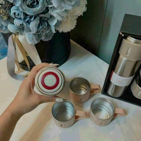 CT2. Bình giữ nhiệt 500ml (kèm 2 ly)