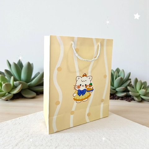 Túi giấy đựng quà  33x(25-25,5)x(11-11,5)cm