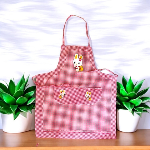 19.17.Tạp dề nhà bếp kẻ hoạ tiết hoạt hình 70x60cm