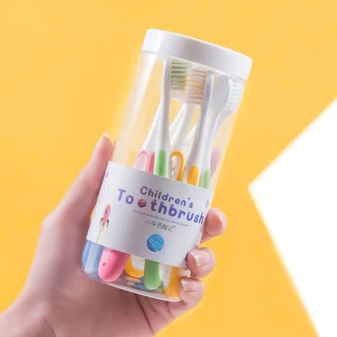 B7.1 Hộp 8 bàn chải đánh răng cho bé