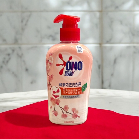 Nước giặt đồ lót Omo hương hoa anh đào 300ml