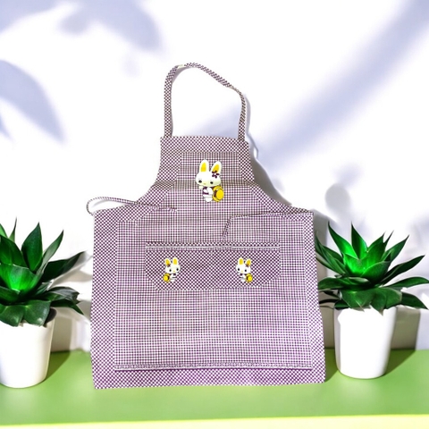 19.17.Tạp dề nhà bếp kẻ hoạ tiết hoạt hình 70x60cm