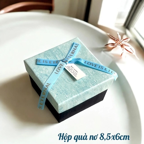 Hộp quà hình vuông 8,5x6cm