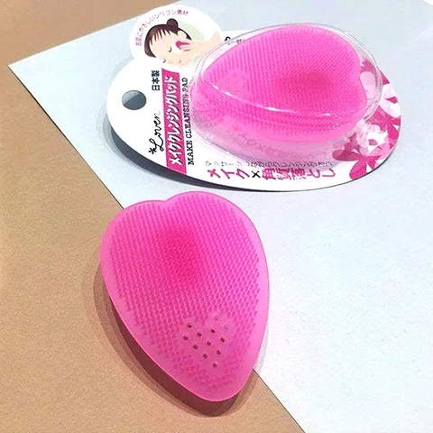 B8.9 Miếng massage rửa mặt Silicone Loven Nhật 9,9x7x1,7cm