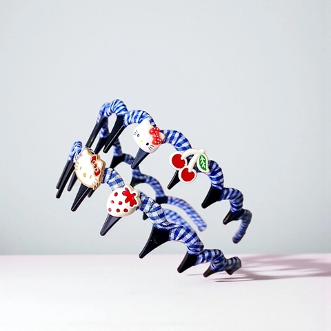 Bờm tóc sóng kẻ Hello Kitty