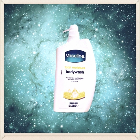 Sữa Tắm Dưỡng Ẩm Vaseline Total Moisture Body Wash 1L