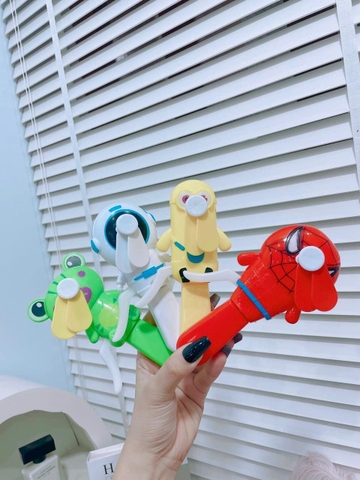 19.Quạt bóp cầm tay hoạt hình