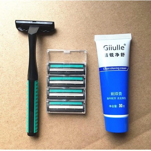 T11. Bộ dao cạo râu kèm 5 dao cạo và 01 tuýp kem cạo râu 30g JR8820-5