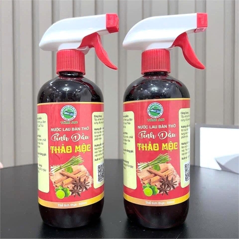 SKG5. Nước lau bàn thờ tinh dầu thao mộc Tâm An 500ml