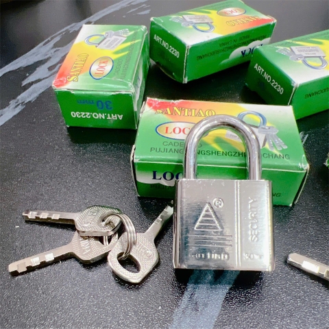 Ổ khoá mini Santio nhỏ gọn, siêu bền, an toàn chắc chắn (30mm) No.2230