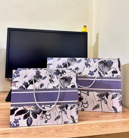 Túi giấy đựng quà họa tiết bướm 36x25x12cm