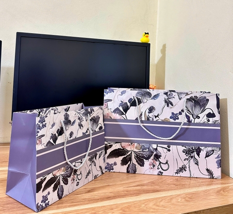 Túi giấy đựng quà họa tiết bướm 36x25x12cm