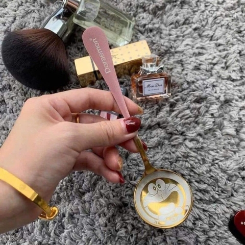 B1. Set 5 Thìa Inox Mạ Vàng Cán Dài Khắc Hình Doraemon 16cm (ngẫu nhiên)