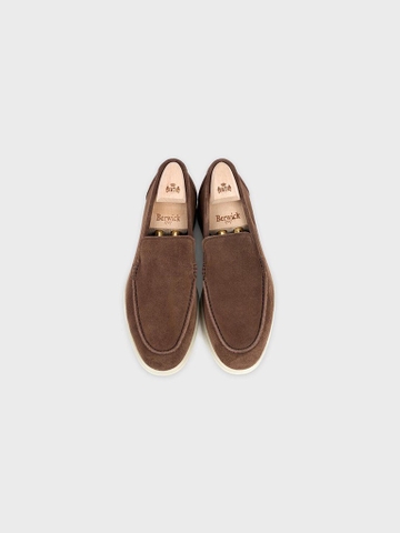 H282 Mustang Suede Slip-on