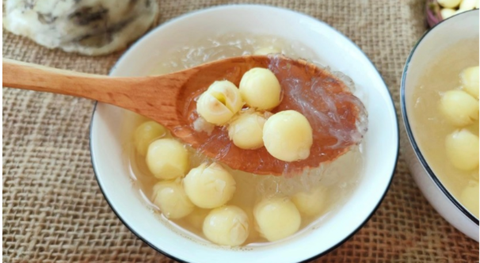 Tổ yến chưng sẵn có gì khác so với yến sào?