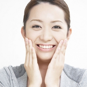 Cách làm đẹp với dầu tràm Cung Đình