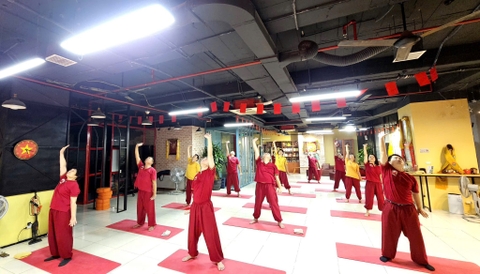 Trong lúc thời tiết “trở chứng”, hãy dành vài chục phút mỗi ngày để tập khí công