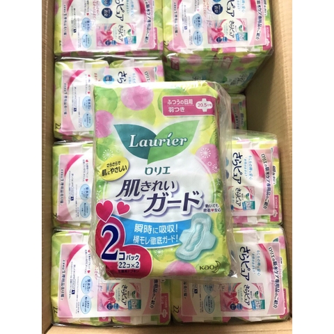 KAO - Set 2 gói băng vệ sinh ban ngày Laurier có cánh 20,5cm (40 miếng)