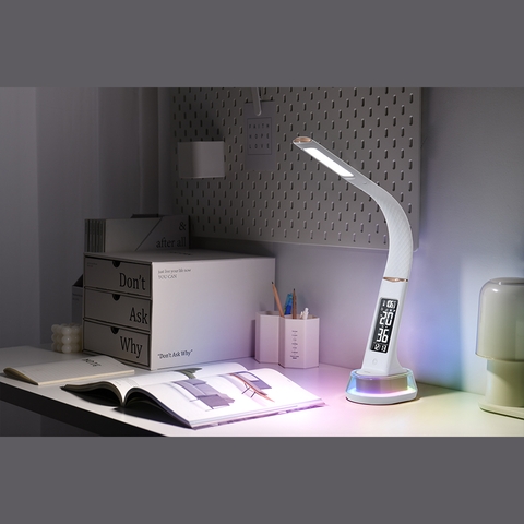 Đèn bàn LED cảm ứng tích hợp màn hình đồng hồ HD và đèn RGB Wilit C13A cao cấp