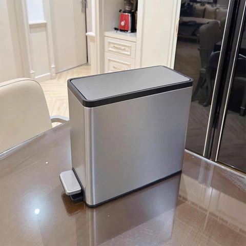 Thùng rác chữ nhật 10l Kohler Slim màu bạc inox