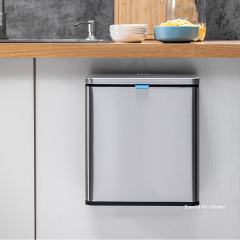 Thùng rác gắn cánh cửa tủ bếp CCKO CK9943 cao cấp