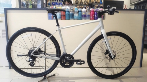 Xe đạp Giant Escape 2 Plus 2026 – Khung nhôm ALUXX siêu nhẹ, phuộc carbon, sang số 2x8 tốc độ