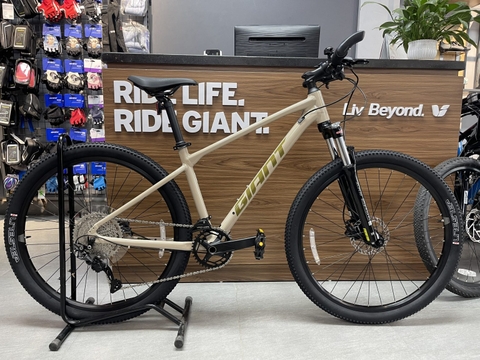 Xe Đạp Giant ATX 860-E 2023