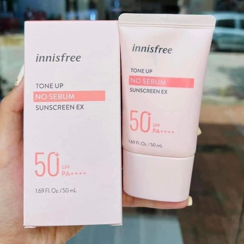 Kem chống nắng nâng tông innisfree Tone Up Watering Sunscreen SPF 50+ PA++++ 50 mL