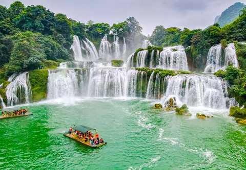 Ngây ngất trước 7 thác nước đẹp nao lòng ở Tây Bắc