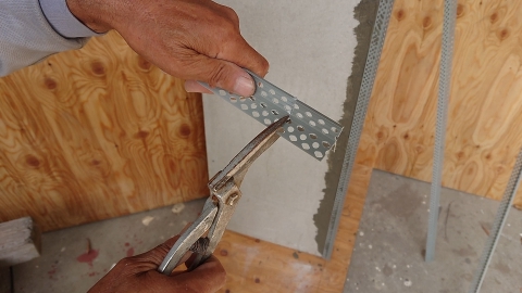 CORNER BEAD – M - NẸP ỐP GÓC TƯỜNG TRÁT VỮA
